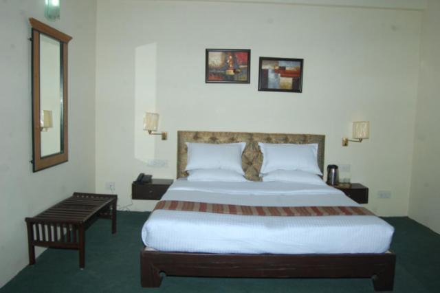 Natureraga Fernhill Resort Chail Oda fotoğraf