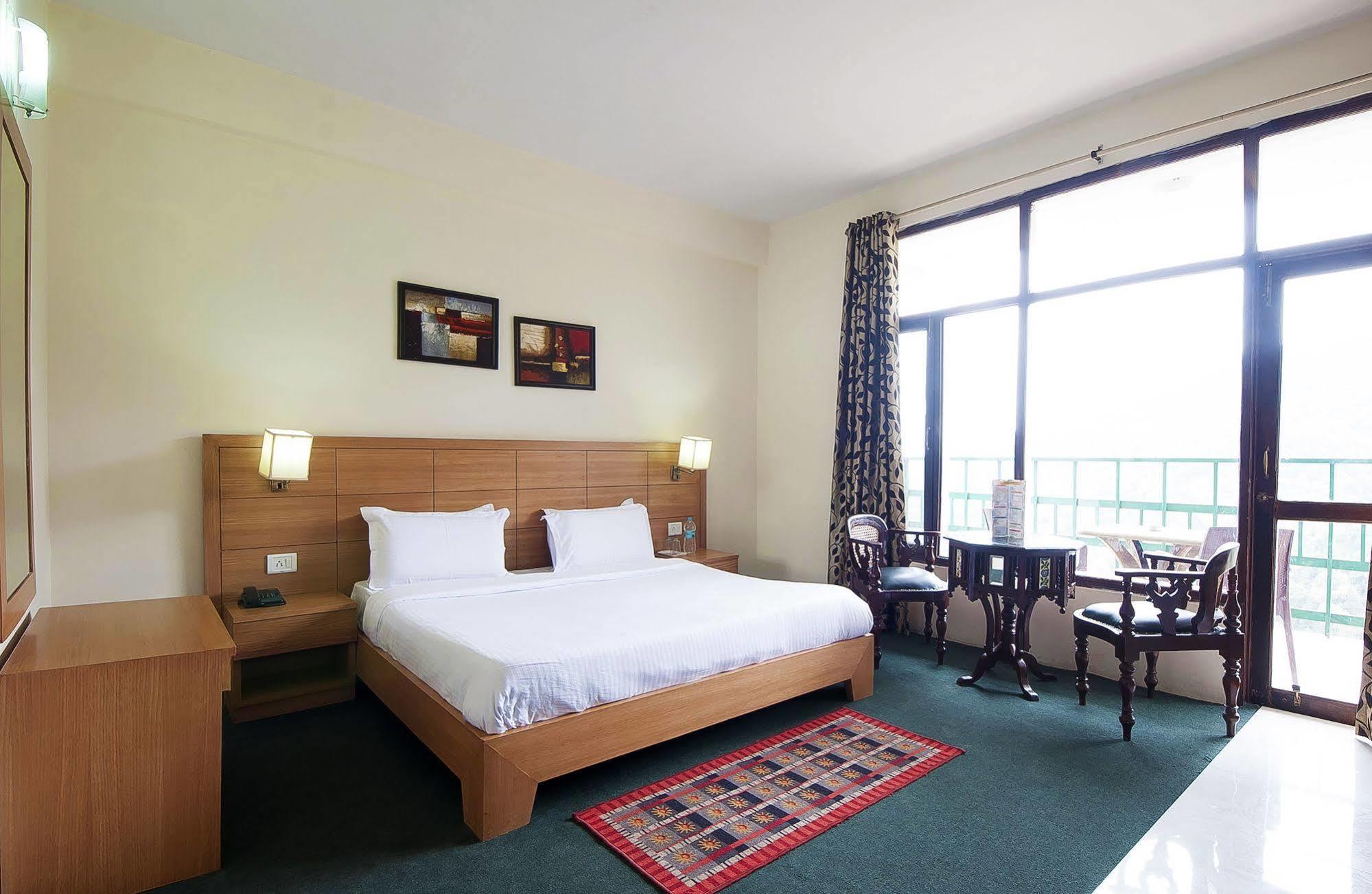 Natureraga Fernhill Resort Chail Dış mekan fotoğraf