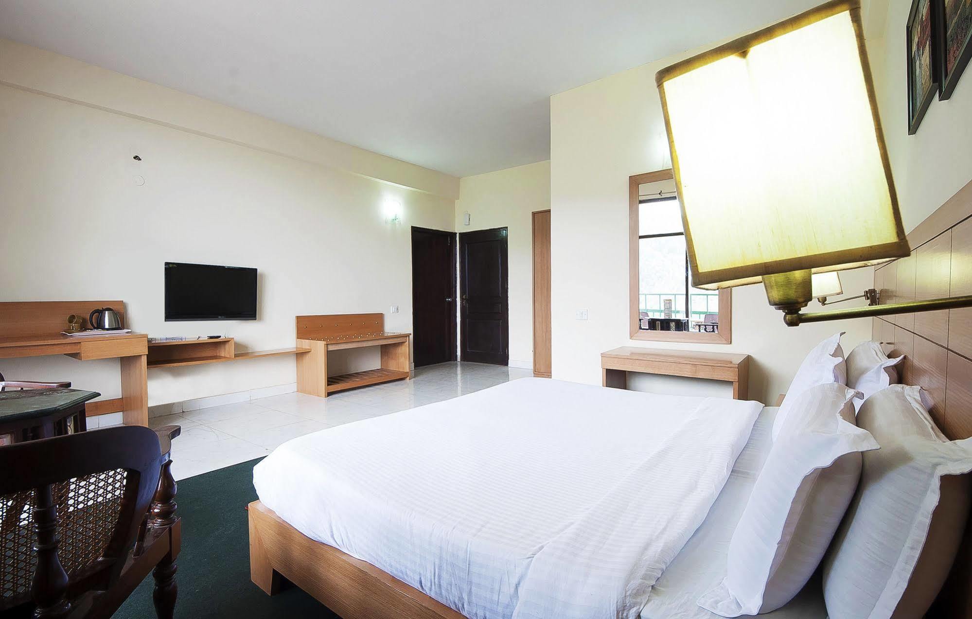 Natureraga Fernhill Resort Chail Dış mekan fotoğraf